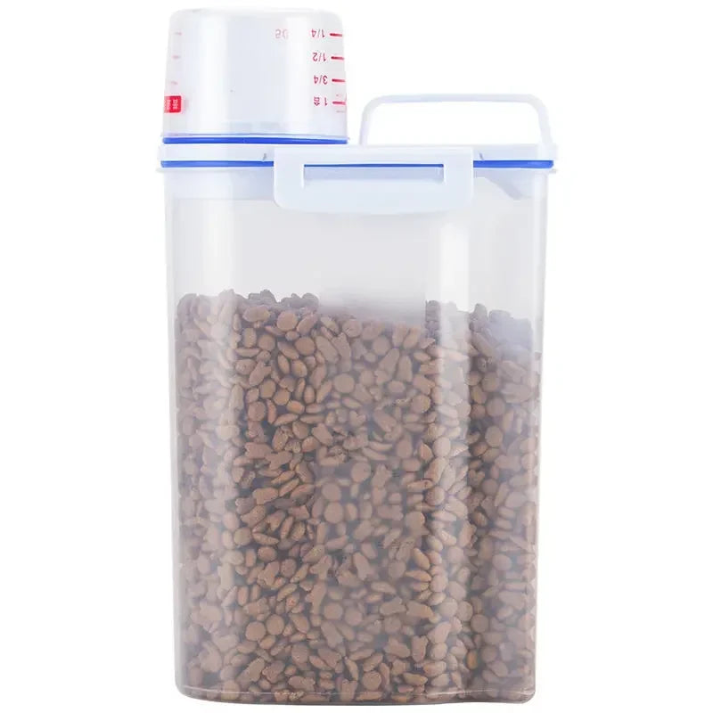 1.5kg/2kg Pet Food Storage Pail – Moisture-Proof Plastic Container with Measuring Cup for Dogs & Cats